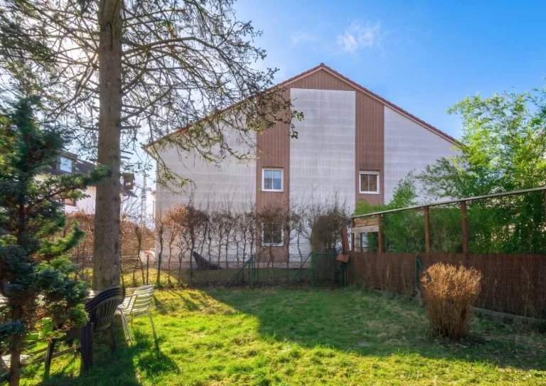 Immobilienangebot - München - Alle - MUTZHAS – Grüne Oase: Helle 3-Zimmerwohnung mit gigantischem Garten