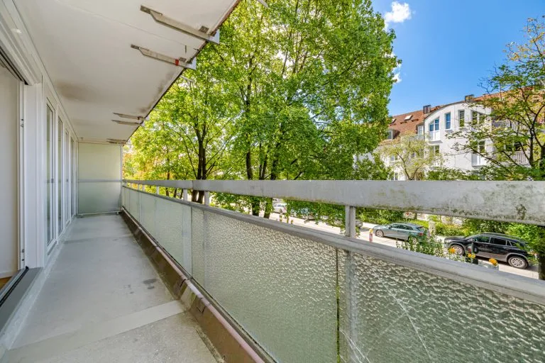 Immobilienangebot - Unterschleißheim-Lohhof - Alle - MUTZHAS - 3-Zimmer-Wohnglück mit XXL-Balkon & Top-Anbindung